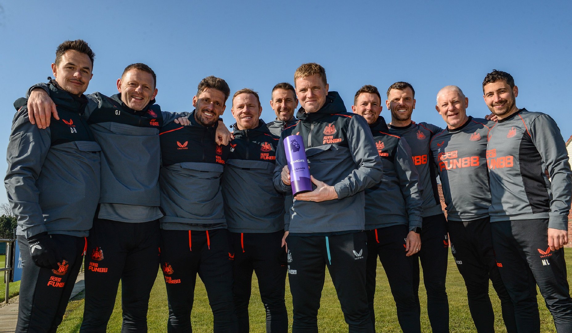 育蓬勃发展 育蓬勃发展